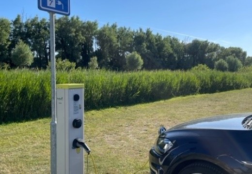 Laadpaal algemene parkeerplaats.jpg